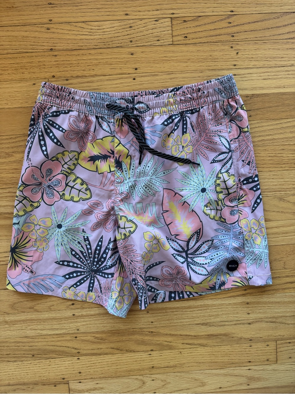 RVCA Men’s Pink Floral Singapore Sling 17 Elastic Shorts Size Medium